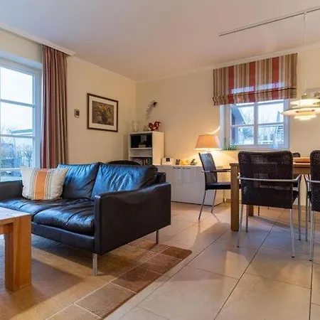 Semi-detached House In St Peter-ording بيت للعطل Brösum